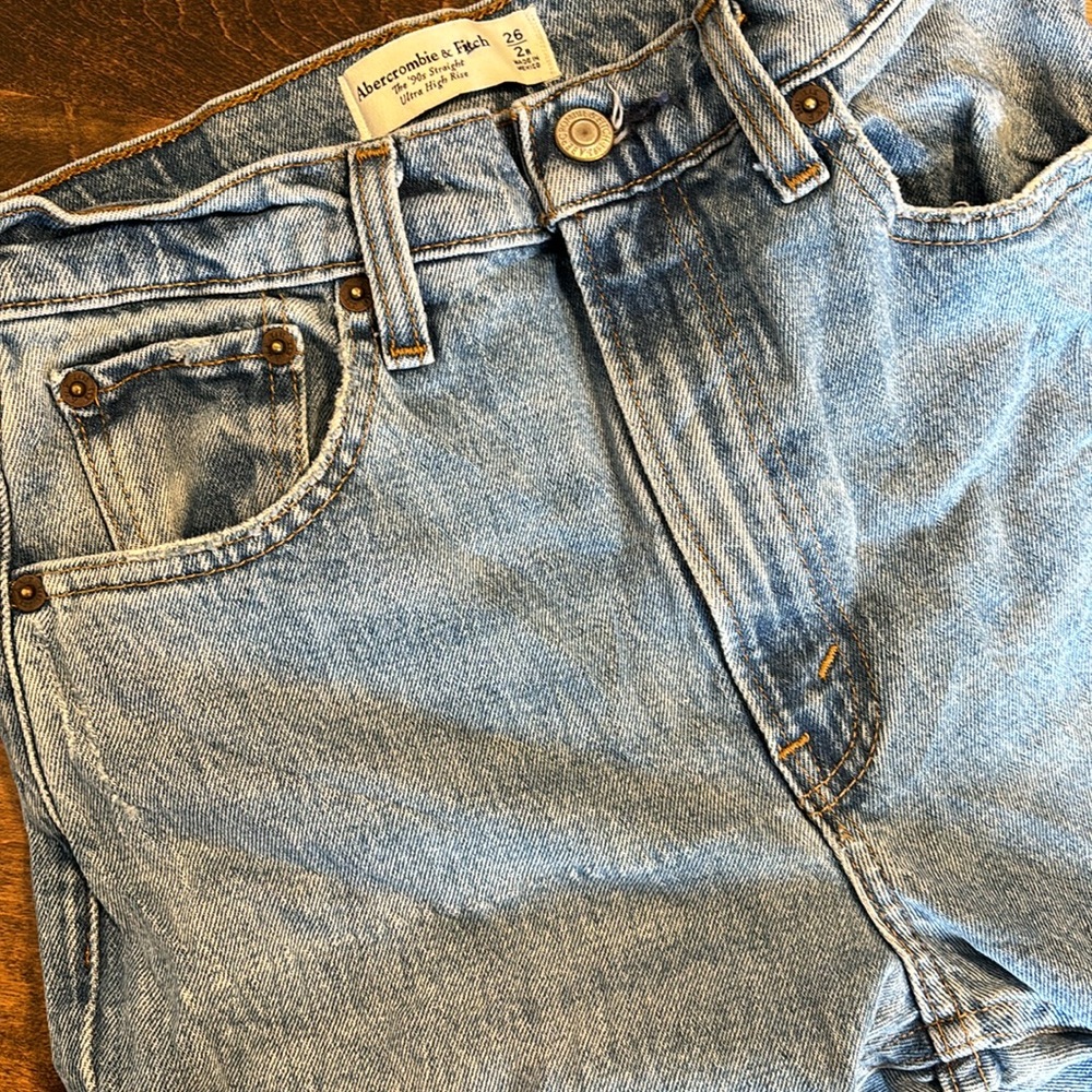 Abercrombie & Fitch 90s straight jeans. - Picture 1 of 10